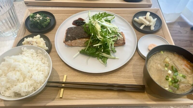 厚切り銀鮭の塩麹焼き定食のイメージ