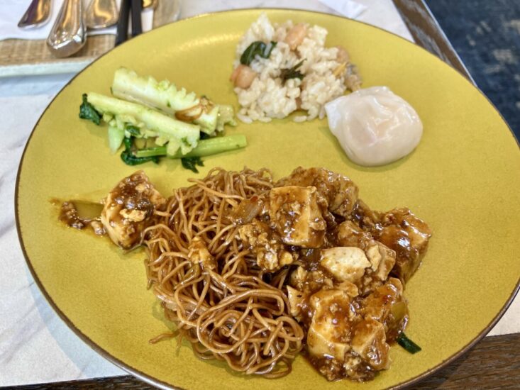本格中華料理の皿